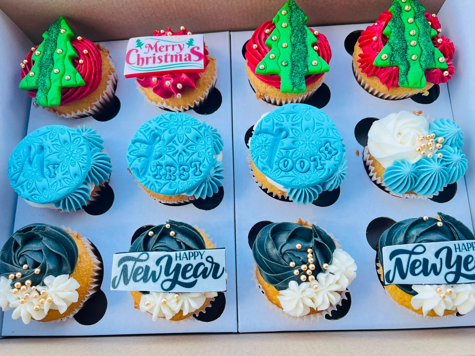 Festive Christmas Cupcakes by Baked by Buhlebenkosi