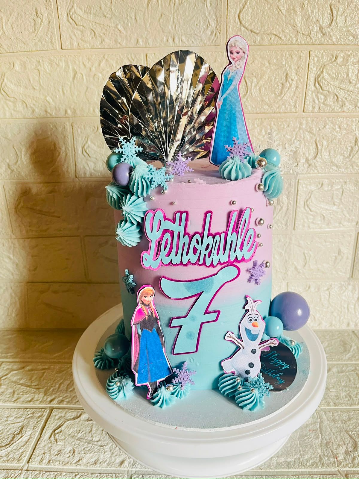 Frozen Sisters Mini Cake by Baked by Buhlebenkosi