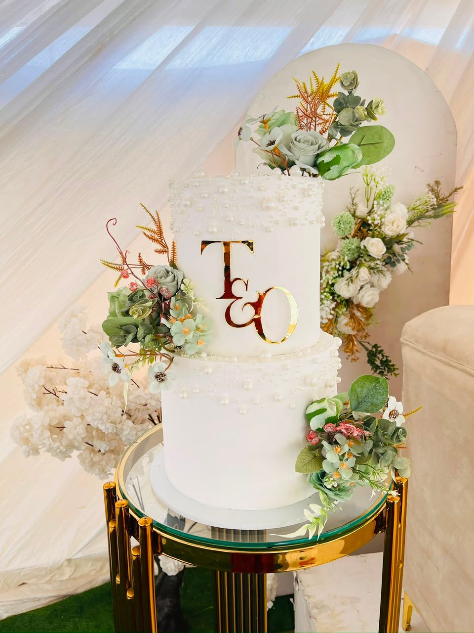T & O Floral Wedding Cake by Baked by Buhlebenkosi